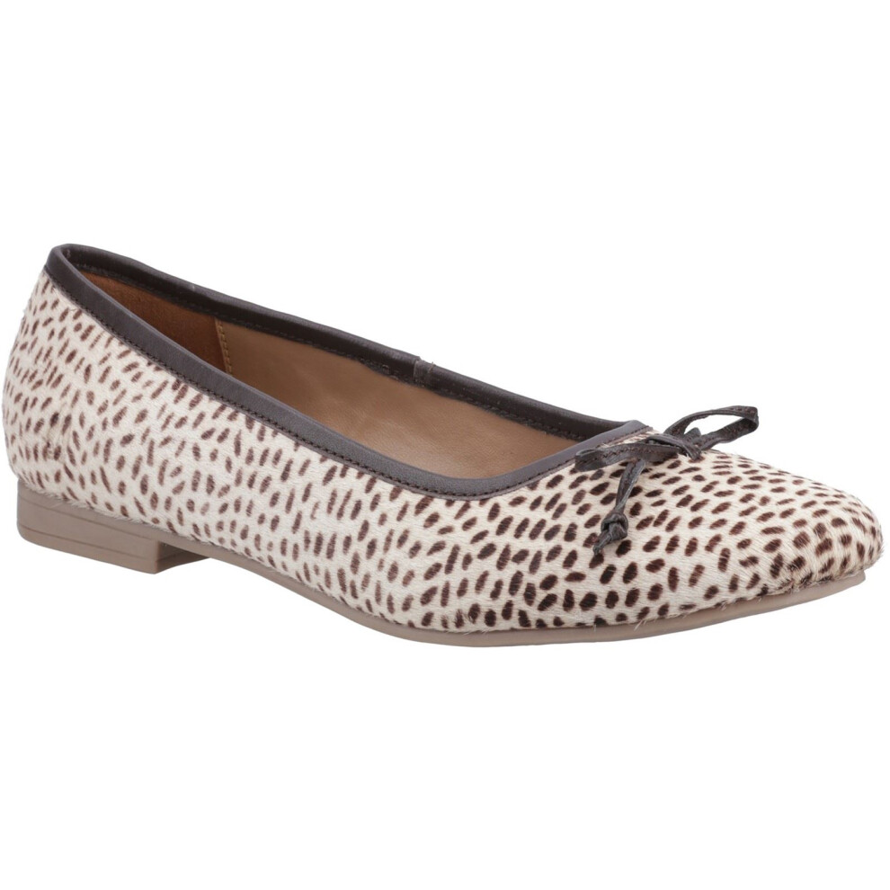 (White, 4 (Adults')) Hush Puppies Naomi Suede Suede Women's Animal Flats