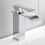 Le lavabo dans un style moderne et argenté sur une banque 1