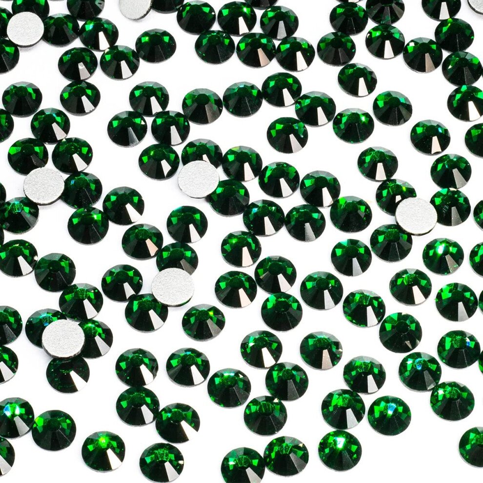 Qiipii Green 2880Pcs Emerald Nail Rhinestones Ss10 2.8Mm Bulk Nail Art Round Flatback K9 Glass Gems Beads Stones Diamonds Glitter Nail Charms Nail Jewels Glu
