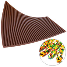 Gummisnorform - 1/3 ark, 34-huller silikonform til gummier, slik og chokolade - fleksibel og nem at fjerne fra formen