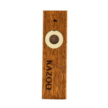 Holz-Kazoo, Kazoo Patry, Musikinstrument und Gitarrenbegleitung, einfach und lustig, um auf einer Party Lieder zu summen, dunkle Farbe