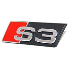 Audi S3 Grill konepellin etumerkki musta/punainen/hopea ja kiinnikkeillä 70mm x 23mm