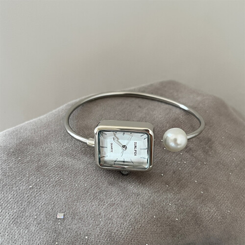 (4) Pearl Bracelet Quartz Watch