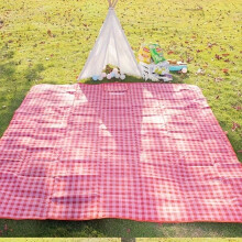 Wasserdichte Outdoor-Picknickdecke mit Griff, Rote Box