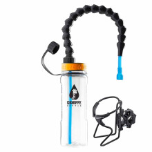 Giraffe Bottle Tower XL Hands Free Drinking System Klar Tritan-flaska med runda rrmonterade flaskhllare (lngd 38 cm)