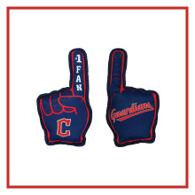 Pets First MLB Cleveland Guardians #1 Fan Toy. Paras koiran urheilulelu, jossa on kaksoisommeltu reunus ja kova nylonmateriaali, joka on täytetty pur