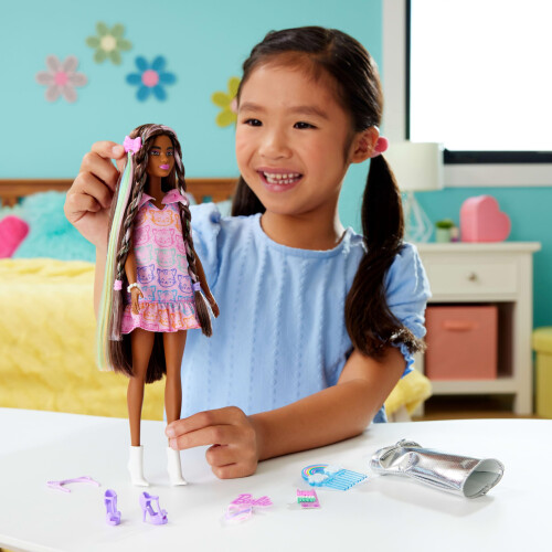 Barbie Boneca Barbie divertida e sofisticada e acessrios com cabelo preto extralongo e 2 looks, incluindo vestido prateado e extenso de cabelo 1