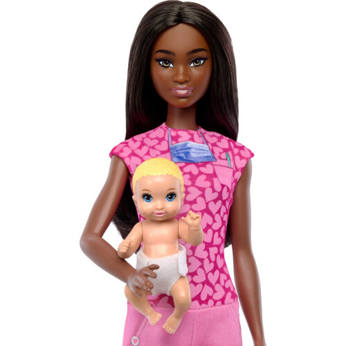 Barbie Barbie Baby Doctor com boneca morena usando uniforme rosa 1 boneca com acessrios e mveis 2