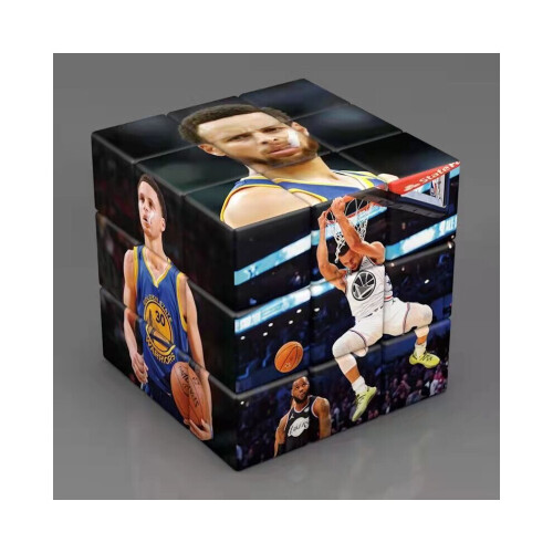 (Curry) Voetbal- en basketbalster Magic Cube