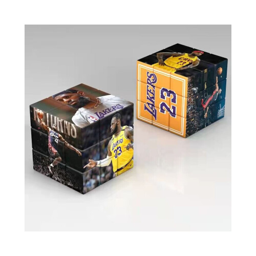 (James) Voetbal- en basketbalster Magic Cube 1