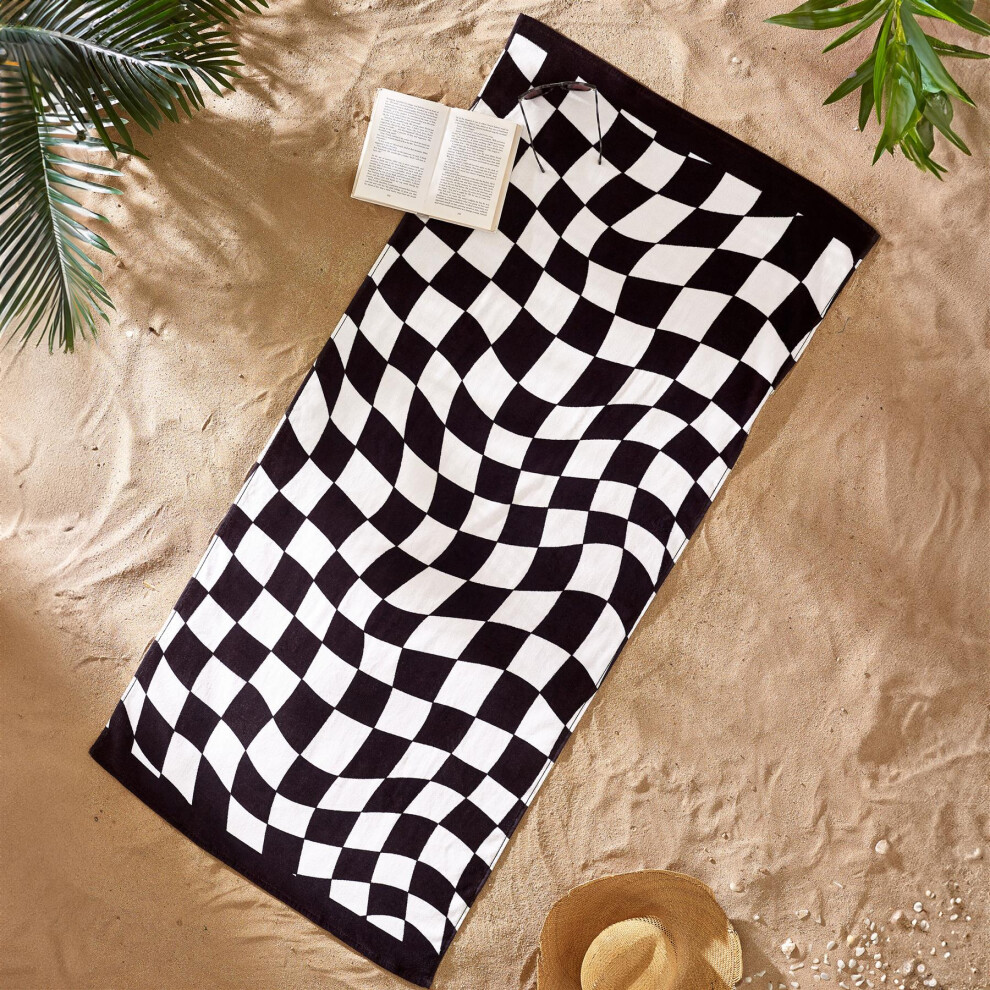 Catherine Lansfield Checkerboard Absorbent Beach Towel 76X160cm Black