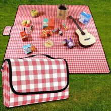 Coperta da picnic impermeabile da spiaggia 200200 cm, a quadretti lavabile con manico, rossa