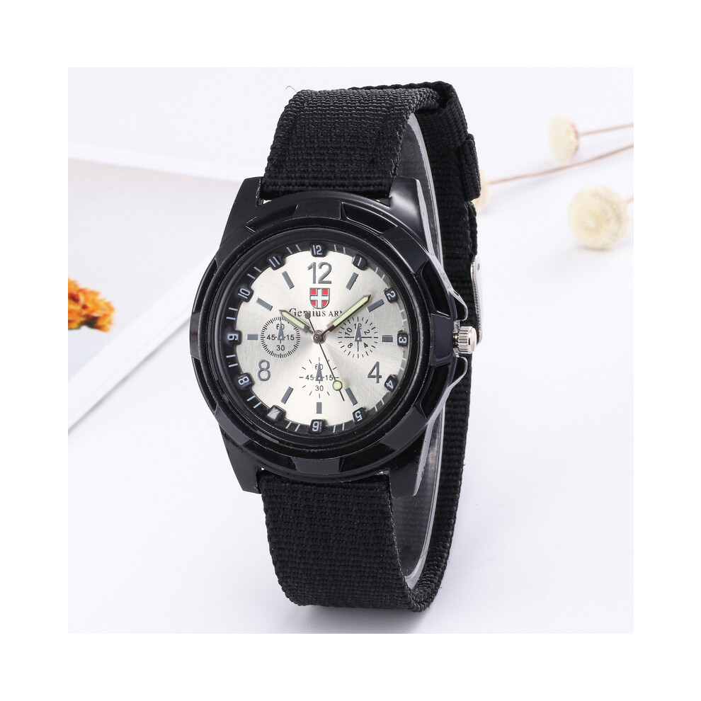 Montre à quartz militaire pour homme, bracelet en nylon, noir et blanc