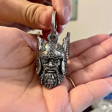 Der Wächter des Wikingergottes Odin, Glücksbringer, Bikergeschenk, reitet eine Glocke, um Unglück zu