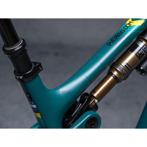 DYEDBRO Frame Protection Kirkas Matt Black Logo 1