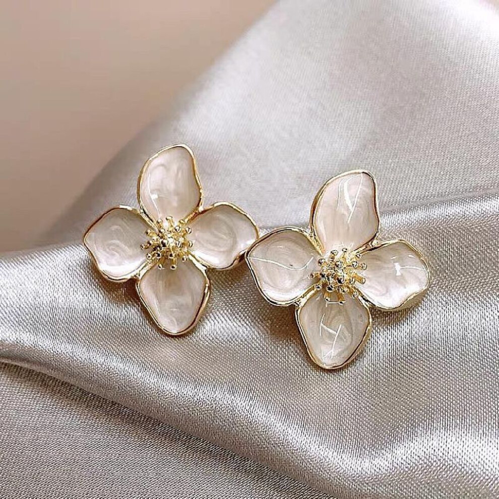 (White) 1 Pair Flower Stud Earrings For Women Girl French Vintage Fashion Wedding Romantic Ear Jewelry Gifts