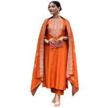 Gosriki Rayon Blend Blend Bordado Kurta Straight com Pant & Dupatta (Puneeta Orange-Gs_L_orange_large)