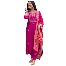 Gosriki Silk Blend Blend bordou Kurta com Pant & Dupatta (Kosapet Pink-Gs_M_Pink_Medium)