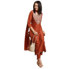 Gosriki Rayon Blend Bordado reto bordado Kurta com Pant & Dupatta (Galpatiyo Mustard-Gs_4xl_mustard_xxxx-Large)