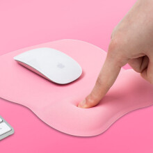 Ergonominen hiirimatto geelityynyillä - vaaleanpunainen liukumaton silikonipohja 2,3 mm