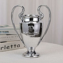 Trofeo de la Liga de Campeones 2023, Trofeo de Campeón con Orejas Grandes, Versión con Inscripción de