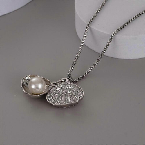 Shell Pearl Pendant Necklace 2