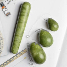 (As show, One size) Green Stone Yoni Egg Set Natural Jade Eggs Vaginal Muscles