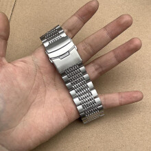 Cinturino per orologio in acciaio argentato, a maglie, per uomo e donna, con doppia chiusura deployante,