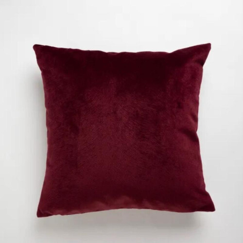 (Default) Stormys red famous pillow ting