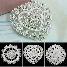Elegant Halter Collar Brooch Women Christmas Snowflake Flower Heart Breastpin Shiny Rhinestone Brooch
