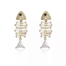 Orecchini pendenti con cristalli, zirconi, strass, orecchini a forma di pesce, orecchini a clip
