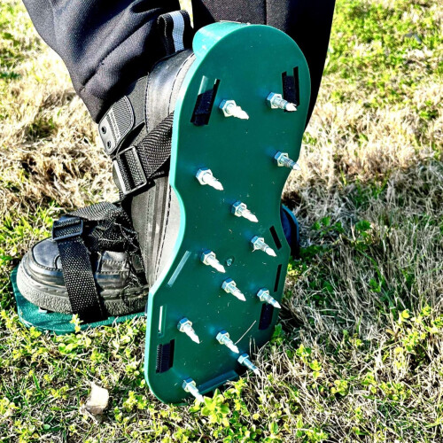 Epoxyvloeren met spikes voor gazon en losse grond 2