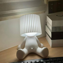 Ein kleiner schüchterner Mann, frecher kleiner Junge, Schreibtischlampe, kleine Tischlampe, Nachtlicht(Weiß)