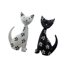 2 Pieces Wooden Cat Statue Modern Tabletop Ornament for Cabinet Balcony Mantel