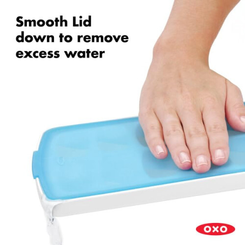 OXO OXO Good Grips No-Spill Ice Cube Tray, White/Blue 2