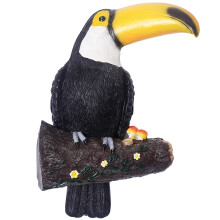 Toucan Tree Hugger Decor Hanging Garden Statue Resin Tropical Animal Lawn Exotic Bird Sculpture Tree Decor for Lawn Porch Yard