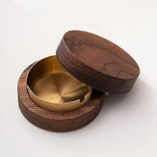 (As show, One size) 1pc Cute Wooden Ashtray with Lid Windproof Design with Gold Stainless Steel Liner for Home or Office