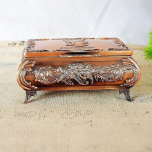 (As show, One size) Creative Love Printing Jewelry Box for Your Lover Desktop Storage Vintage Classical Zinc Alloy Jewelry Box