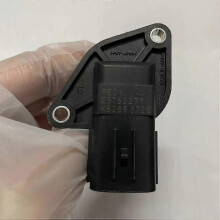 1 stück PE01 E5T62271 PE01-13-215 PE0113215 Luftmassenmesser Sensor Für M-azda-3 6 CX-5 2.0L 2.3L 2.5L