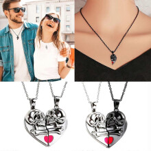 (As show, One size) Retro Magnetic Couples Necklace Simple Skull Heart Pendant Pendant Necklace