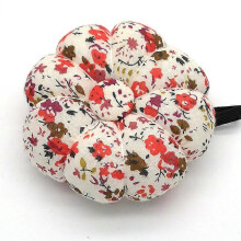 (As show, One size) DIY Hand Tools Cross Stitch Sewing Household Sewing Tools Ball Pin Pad with Elastic Wristband(A)