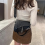Borsa a tracolla da donna nera, piccola, in pelle PU, con pochette. 6