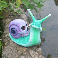 (Purple) Halloween Skull Snail Skull Sculpture Gothic Garden Home Decor Resin Crafts