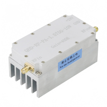Hoogwaardige 575g 10W RF-versterker voor GPS en Beidou met koellichaam, frequentiebereik van 1,5-1,6 GHz