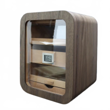 Luxe zwarte walnoothouten sigarenkist kast met hygrometer en bekleding van Spaans cederhout