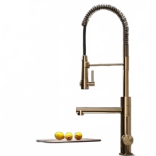 Tuqiu Geborsteld Goud Uittrekbare Keukenkraan met Zwarte Spring Uitloop - Warm & Koud Water Mengkraan