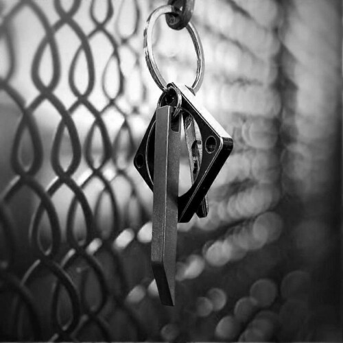 Small Portable EDC Keyrings Pry Bar Durable Multitool Keychain Prybar for Camping 2