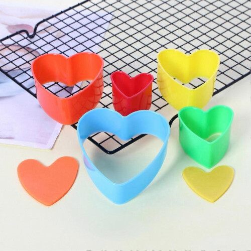 5pcs Heart-shaped Baking Molds Colored Plastic Biscuit Molds for Home Cooking 1