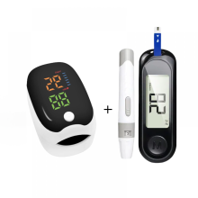 Niet-invasieve oximeter, bloedglucosemeter, slimme draagbare bloedglucosetestkit voor ouderen die thuis reizen. Bevat 50 teststrips/50 naald