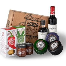 Luxury Cheese Gift Hamper with Snowdonia Cheese Truckles, Chutney, Cradocs Crackers, Red Wine and Churchill Port.